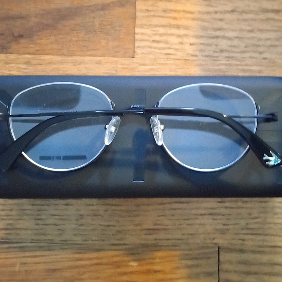Authentic ALEXANDER MCQUEEN minimalist design, modern fly weight McQ frames🇮🇹 - Picture 2 of 12